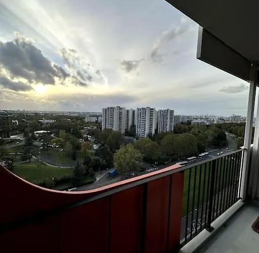 Superbe T4 Vue, Metro Commerces