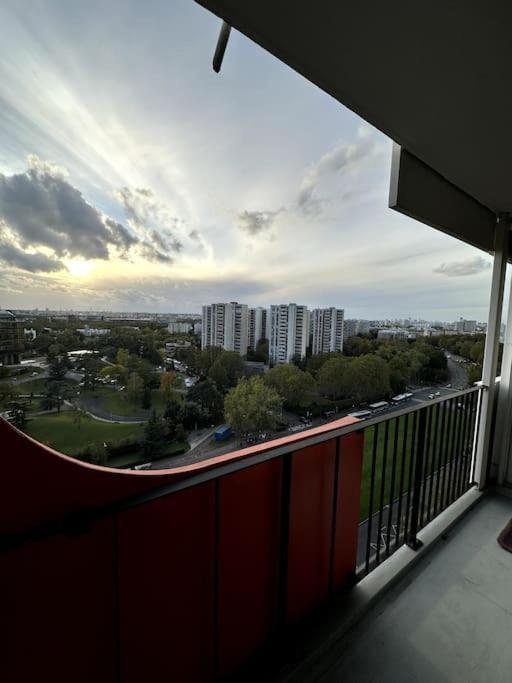 Superbe T4 Vue, Metro Commerces Apartment *